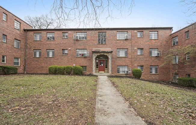 2 beds, 1 bath, 610 sqft, $850, Unit 195-03