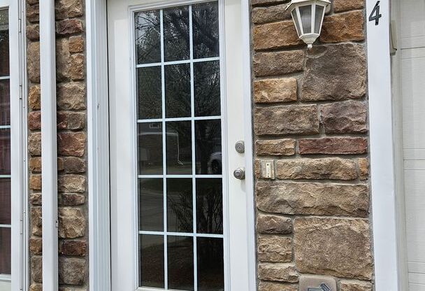Stylish 3-Story Townhouse in Beautiful Waukee – Move-In Ready