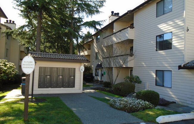 1 bed, 1 bath, 650 sqft, $1,250, Unit B201