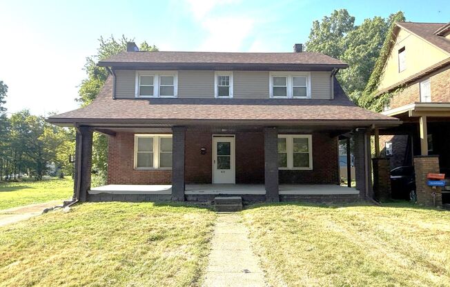 Updated and Spacious 3-4 Bedroom, 2 Story Home Located on North Side of Youngstown