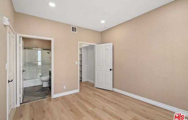 117 S CLARK DR