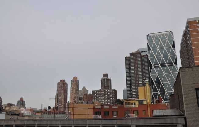 1 bed, 1 bath, 700 sqft, $5,250, Unit 5G