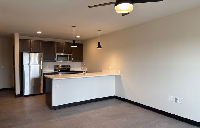 2 beds, 1 bath, 908 sqft, $1,325, Unit #301