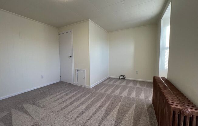 2 beds, 1 bath, $1,250