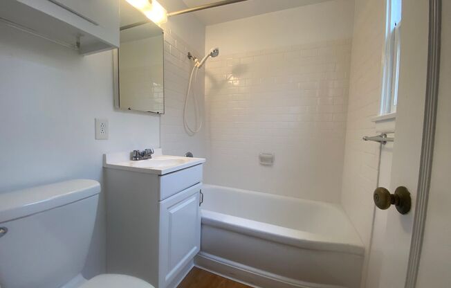 Studio, 1 bath, $3,200, Unit 620 1/2 Clubhouse