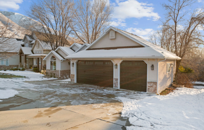 2154 E WASATCH BLVD