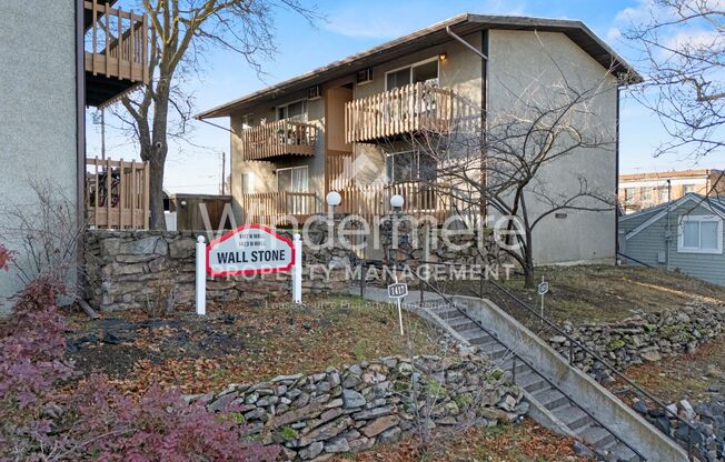 2 beds, 1 bath, $1,000, Unit Unit 03