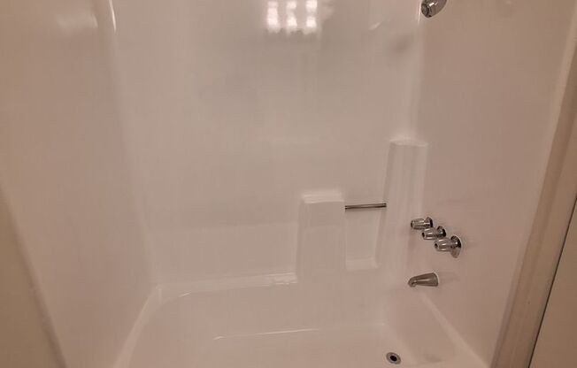 1 bed, 1 bath, 691 sqft, $2,125, Unit 420C