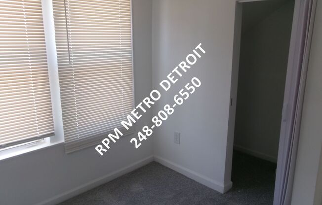 3 beds, 1 bath, $1,495, Unit (OM)