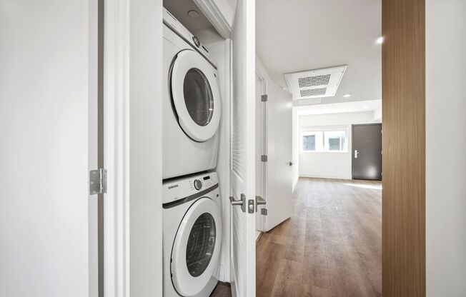 3 beds, 3 baths, 938 sqft, $3,150, Unit 603