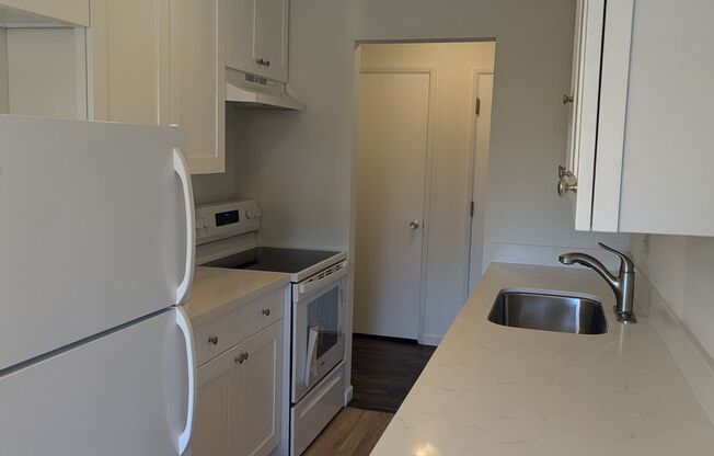 2 beds, 1.5 baths, 900 sqft, $2,000, Unit Unit #A