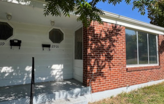 2921 LINCOLN