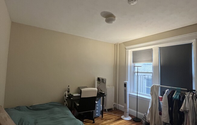 1 bed, 1 bath, $2,800, Unit 14