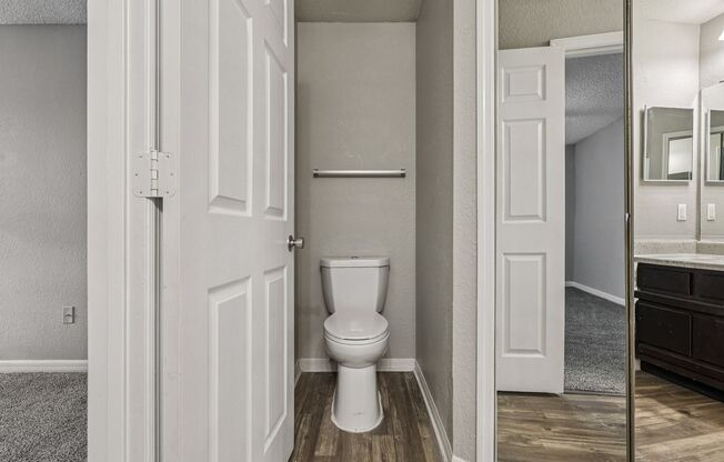 2 beds, 2 baths, 966 sqft, $1,499, Unit 07-303