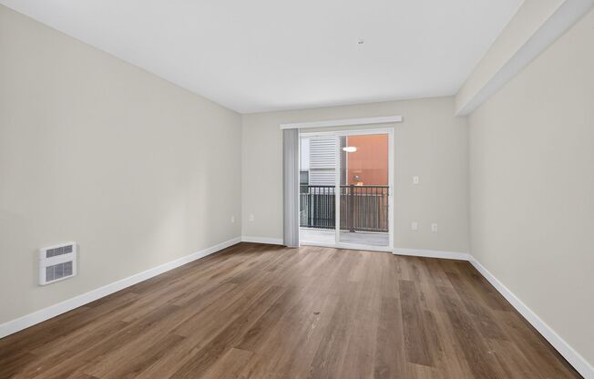 Studio, 1 bath, 413 sqft, $1,445, Unit 208