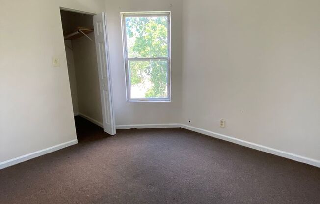 2 beds, 1 bath, $1,200