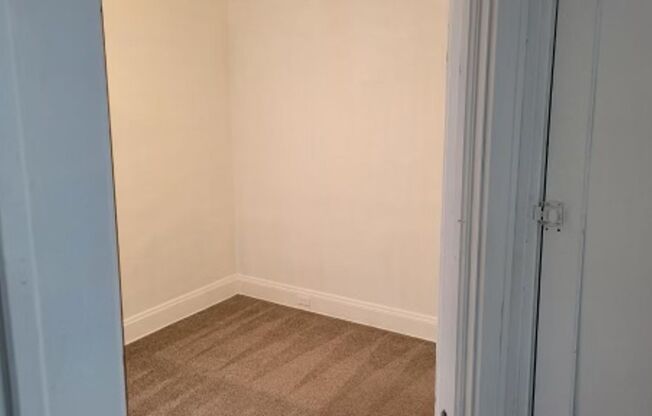 2 beds, 1 bath, $775