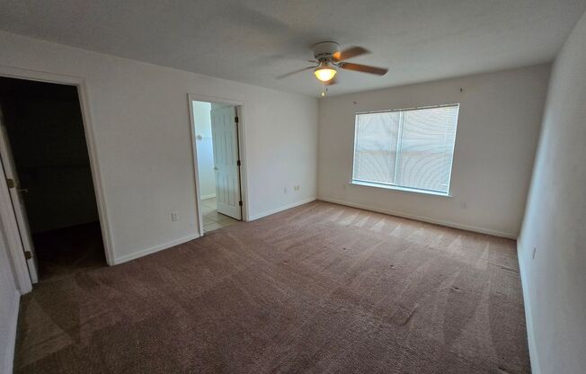 2 beds, 2 baths, $1,560, Unit UNIT 2