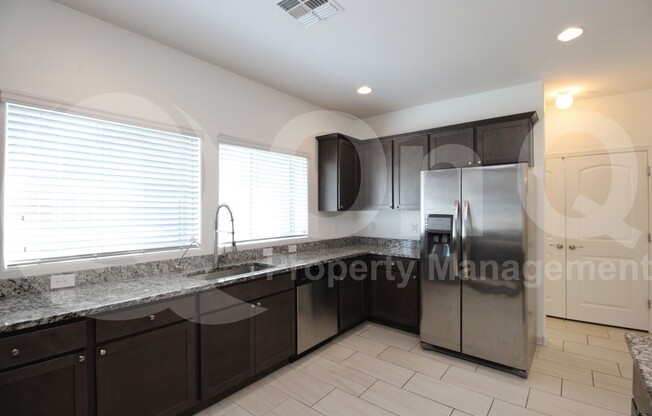 240 W JUNIPER Avenue