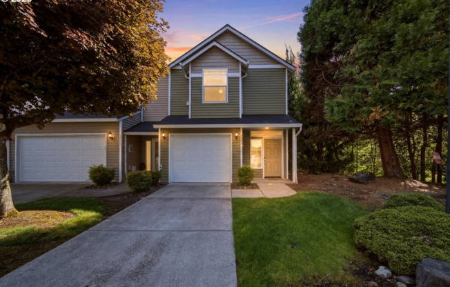 Spacious Vancouver Home In Convenient Salmon Creek Location!
