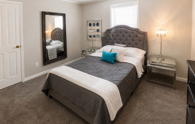 3 beds, 1.5 baths, 1,000 sqft, $1,323, Unit 454-B