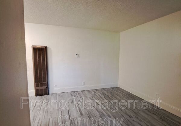 279 N ECHO AVE