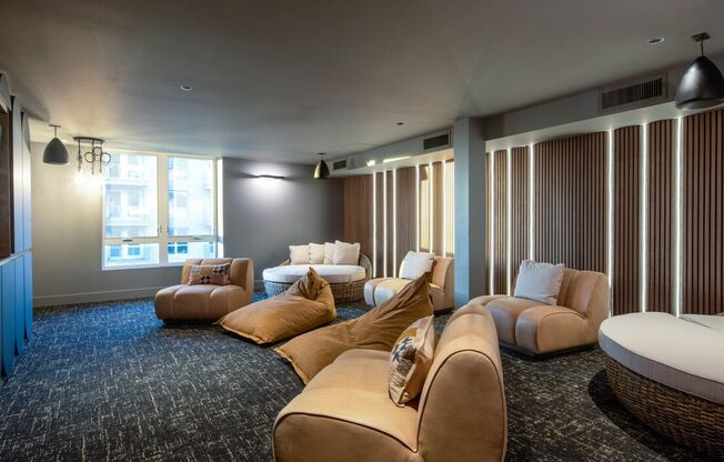 Studio, 1 bath, 396 sqft, $2,404, Unit PH723