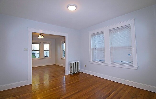 28 DURSO AVE