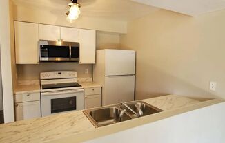 2 beds, 2 baths, $1,650, Unit 266 San Paulo Ct