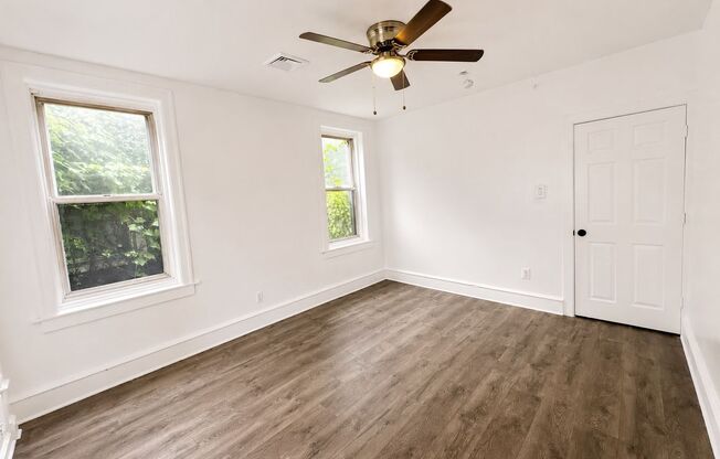 2 beds, 1 bath, $1,250, Unit #2
