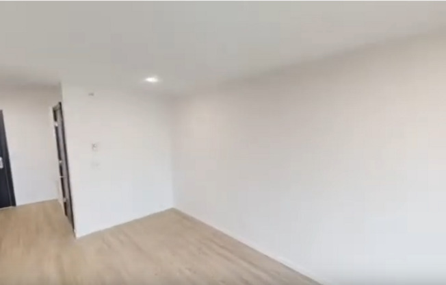 Studio, 1 bath, 272 sqft, $1,350, Unit 711