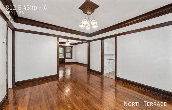 812 E 43 ST