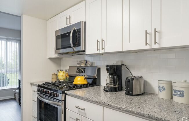 1 bed, 1 bath, 748 sqft, $2,045, Unit 303