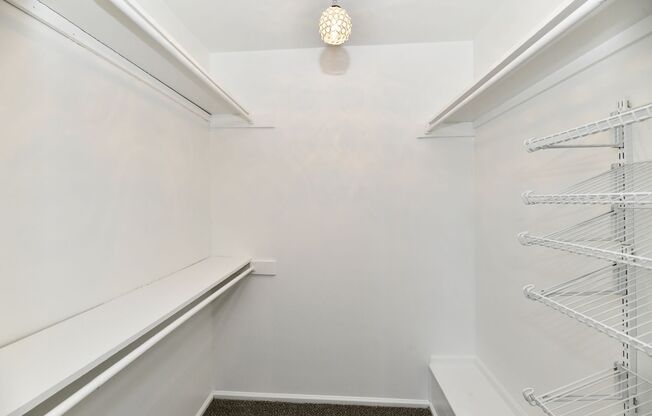 3 beds, 1.5 baths, 1,280 sqft, $2,199, Unit T-203