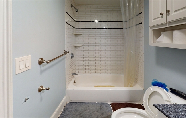 2 beds, 2 baths, 950 sqft, $2,595, Unit 2