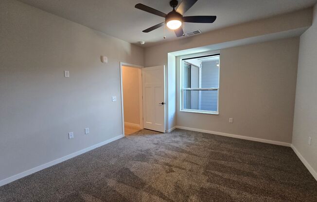 1 bed, 1 bath, 900 sqft, $2,060, Unit 8421-326