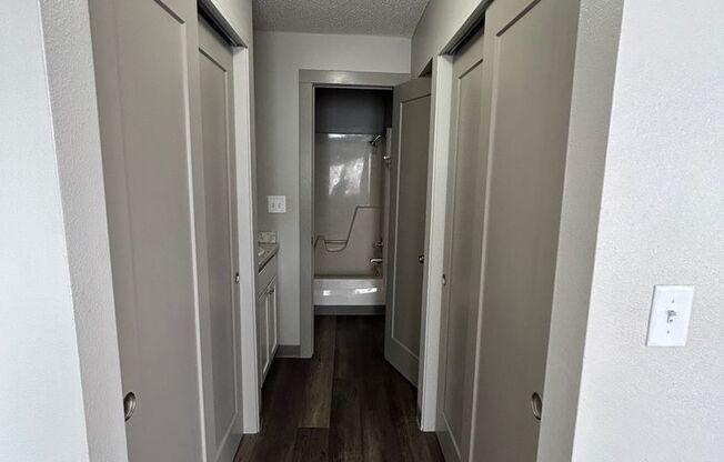 Studio, 1 bath, 480 sqft, $675, Unit 207