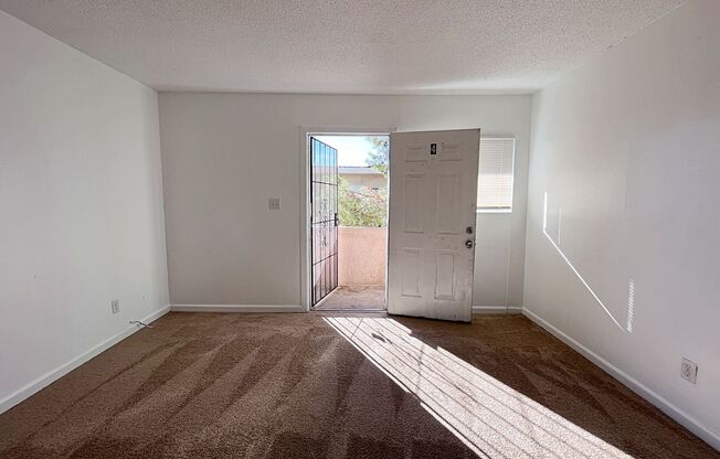 Remodeled 2 Bedroom and 1 Bath Unit Near Eastern and Washington w/ 2 Weeks Free Rent!