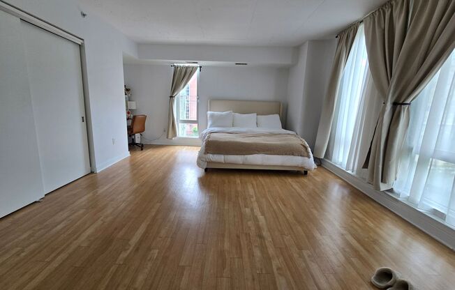 3 beds, 2.5 baths, 2,375 sqft, $4,995, Unit 1B