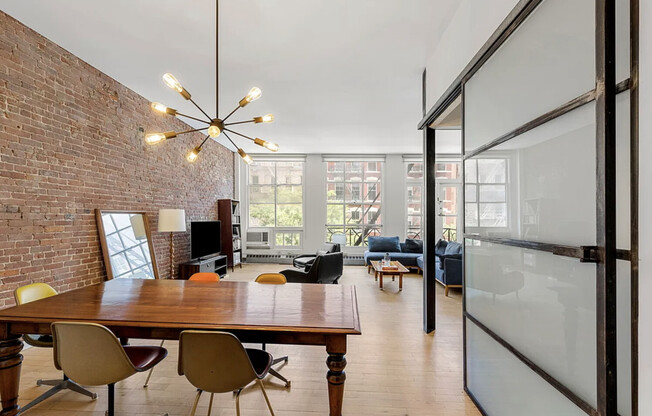 422 W BROADWAY