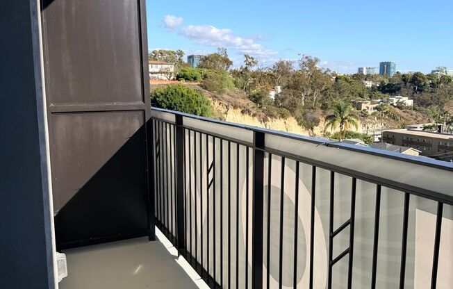 Studio, 1 bath, 440 sqft, $2,050, Unit 606