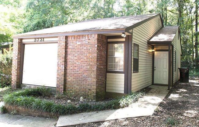Beautiful 3/2 Near Apalachee Parkway WIth New Appliances.