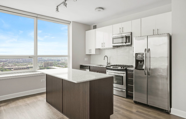 760 W ADAMS