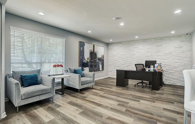 Salem Square Apartments