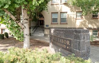 4929 SE HAWTHORNE BLVD