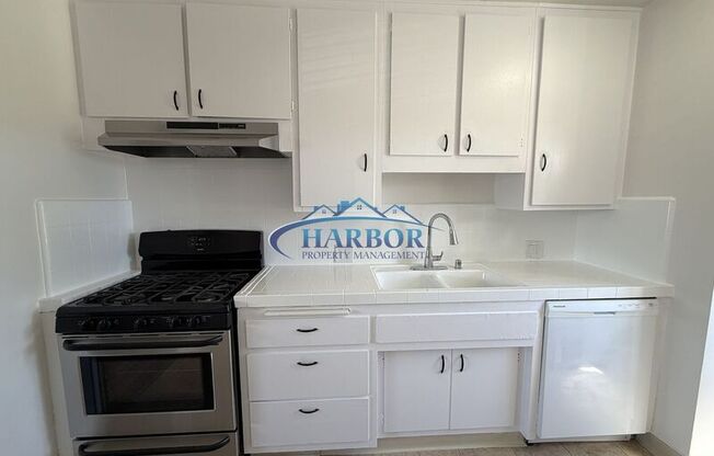 12302 S INGLEWOOD AVE