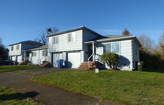 Yenste01 - 955-985 Fir St S
