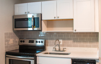 657 JOHN WESLEY DOBBS AVE NE