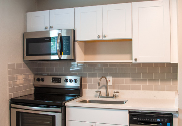 657 JOHN WESLEY DOBBS AVE NE