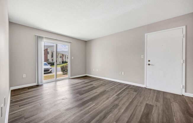 2 beds, 1.5 baths, 850 sqft, $1,095, Unit E15
